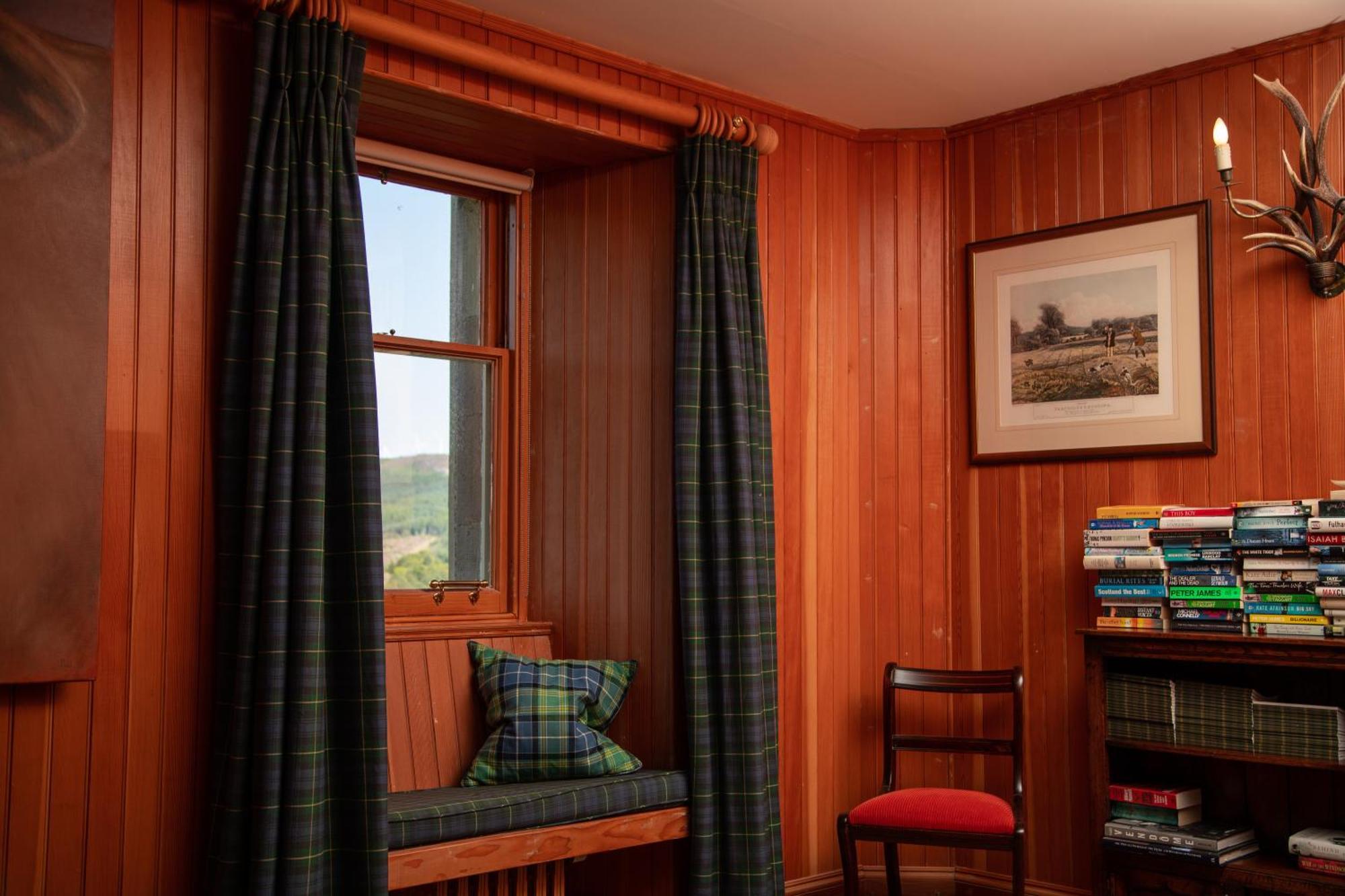 Inveroykel Lodge At Rosehall Eksteriør bilde