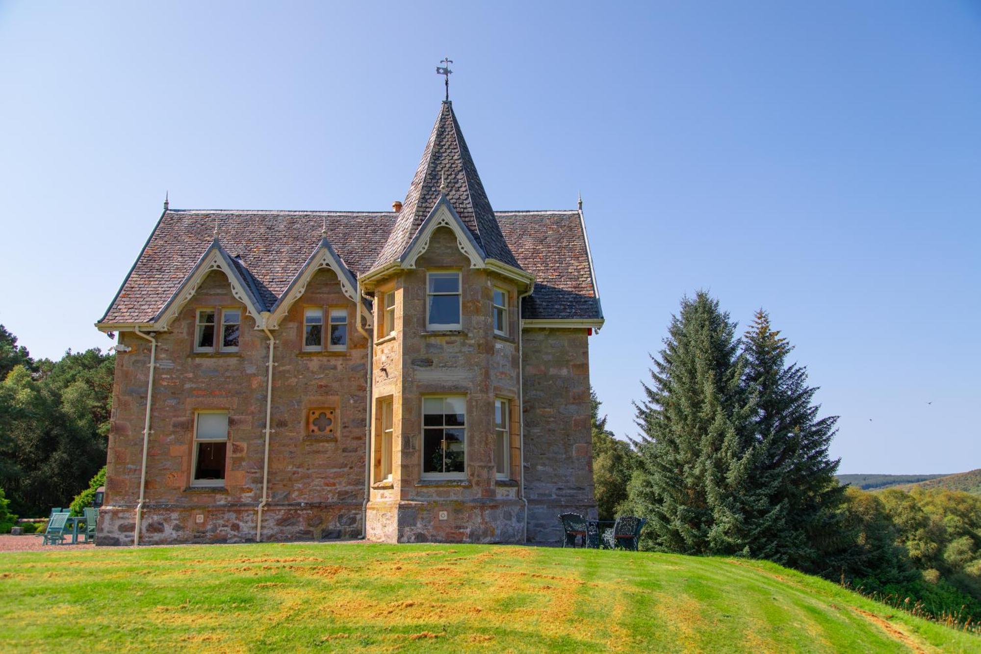 Inveroykel Lodge At Rosehall Eksteriør bilde